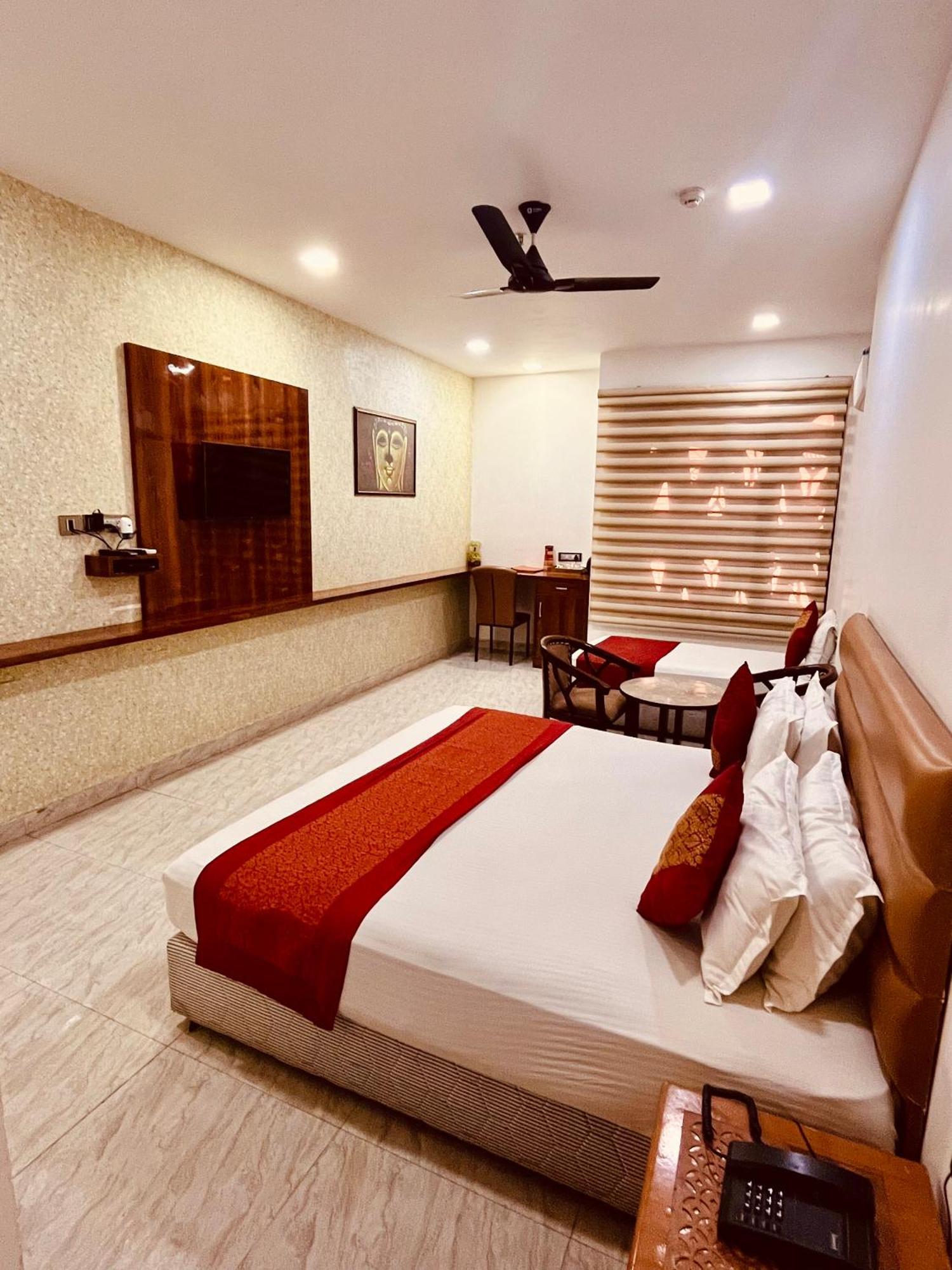 Amora Rooms Dwarka New Delhi Extérieur photo