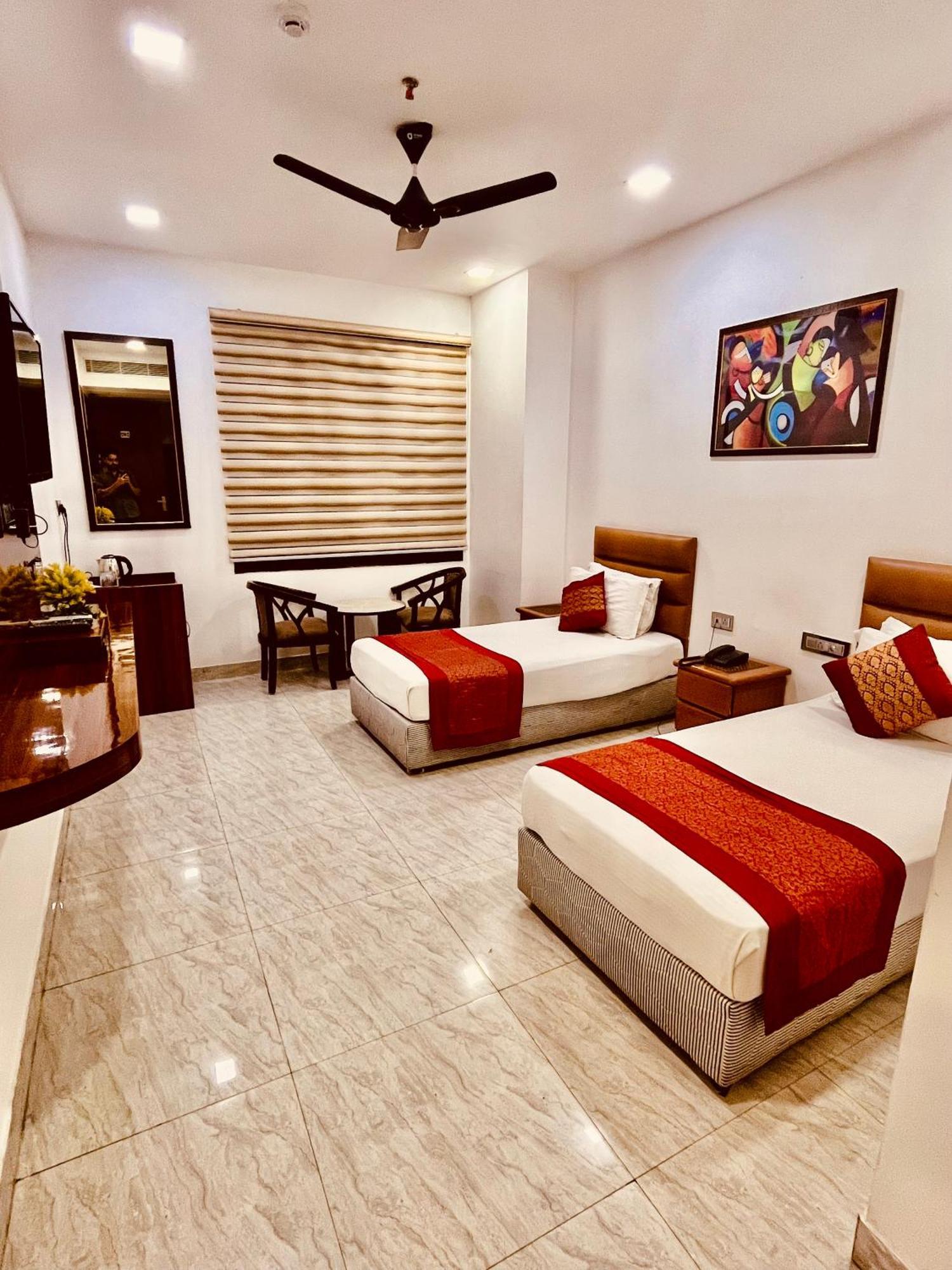 Amora Rooms Dwarka New Delhi Extérieur photo
