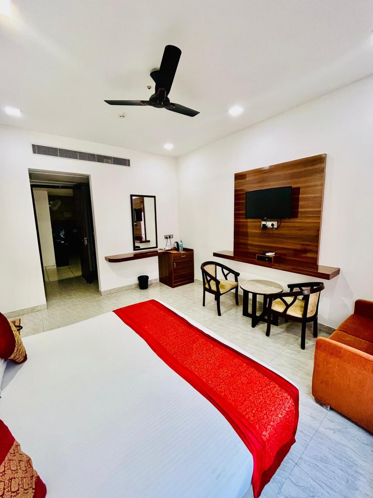 Amora Rooms Dwarka New Delhi Extérieur photo