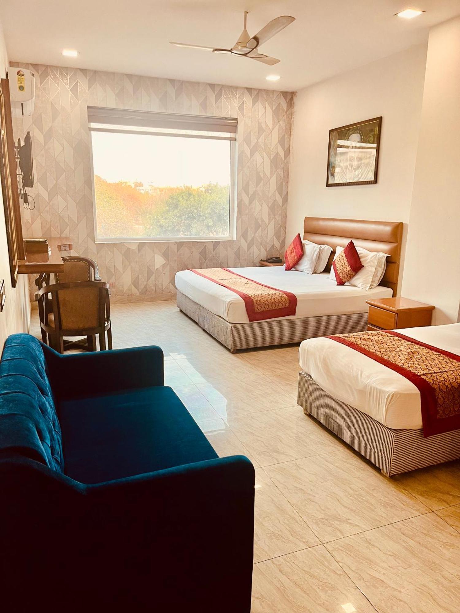 Amora Rooms Dwarka New Delhi Extérieur photo