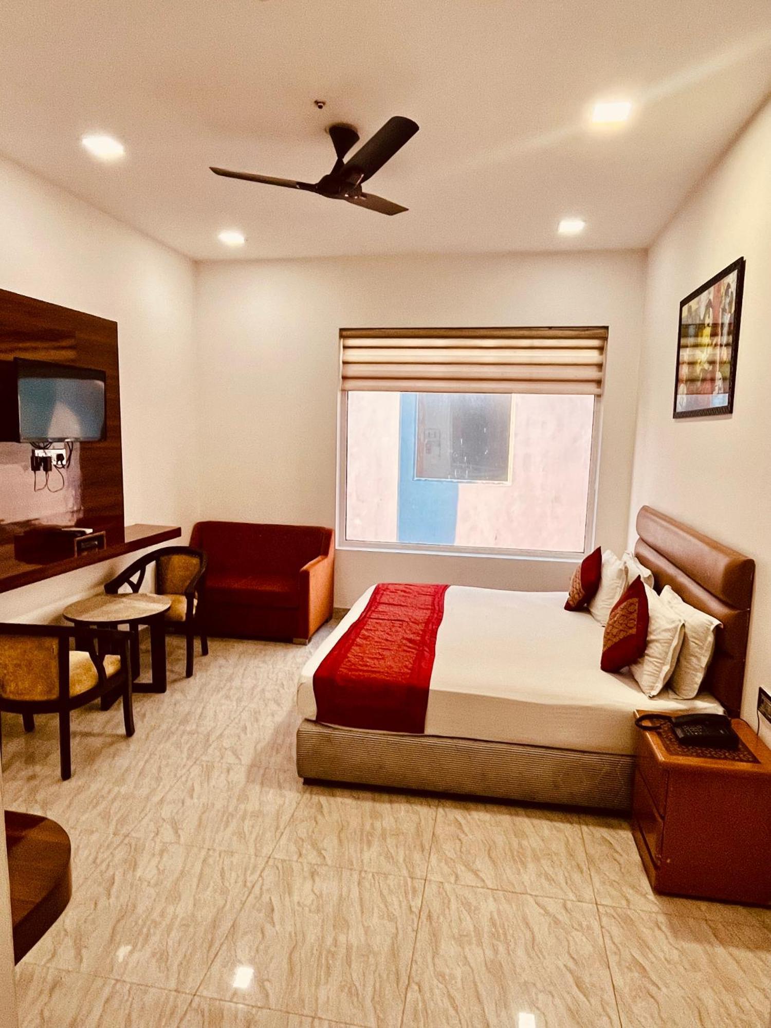 Amora Rooms Dwarka New Delhi Extérieur photo