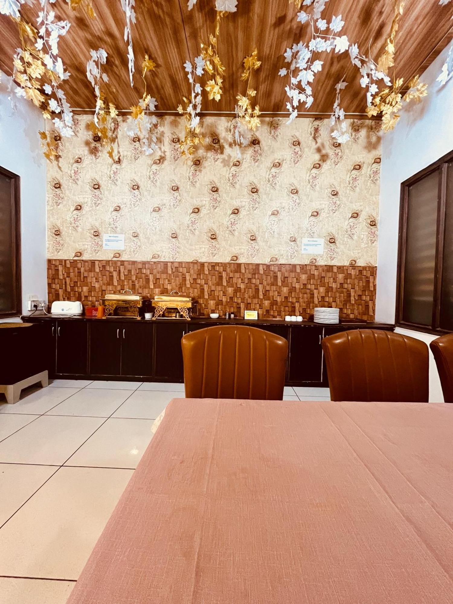 Amora Rooms Dwarka New Delhi Extérieur photo