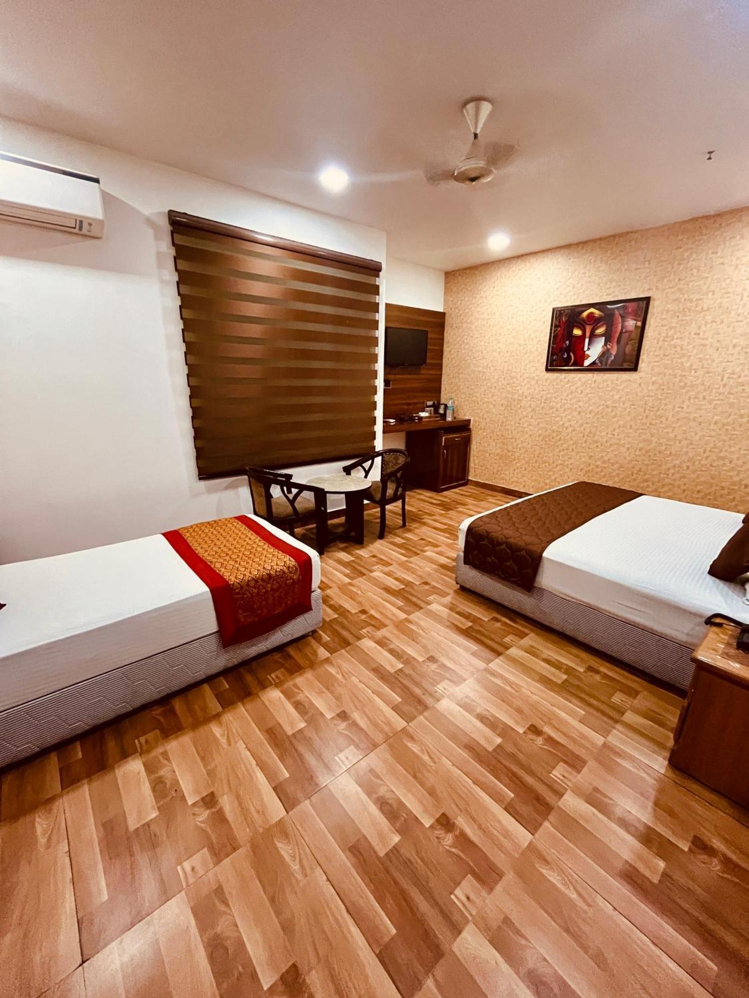 Amora Rooms Dwarka New Delhi Extérieur photo