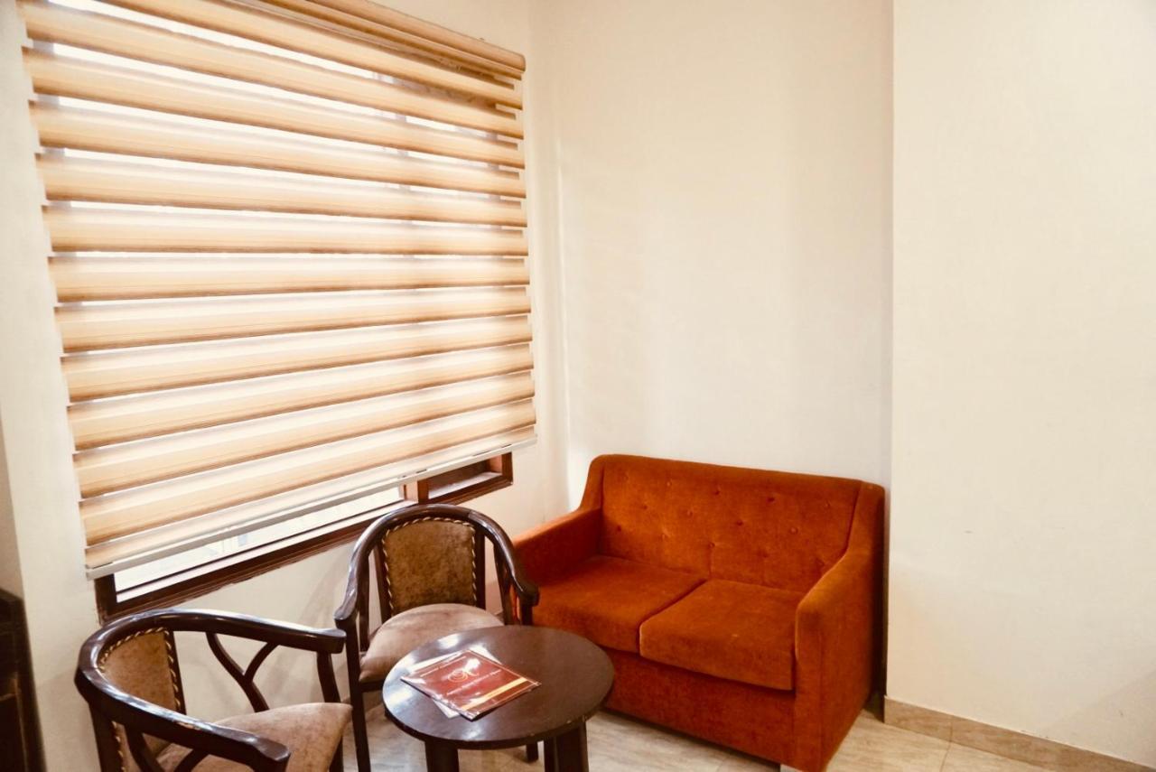 Amora Rooms Dwarka New Delhi Extérieur photo