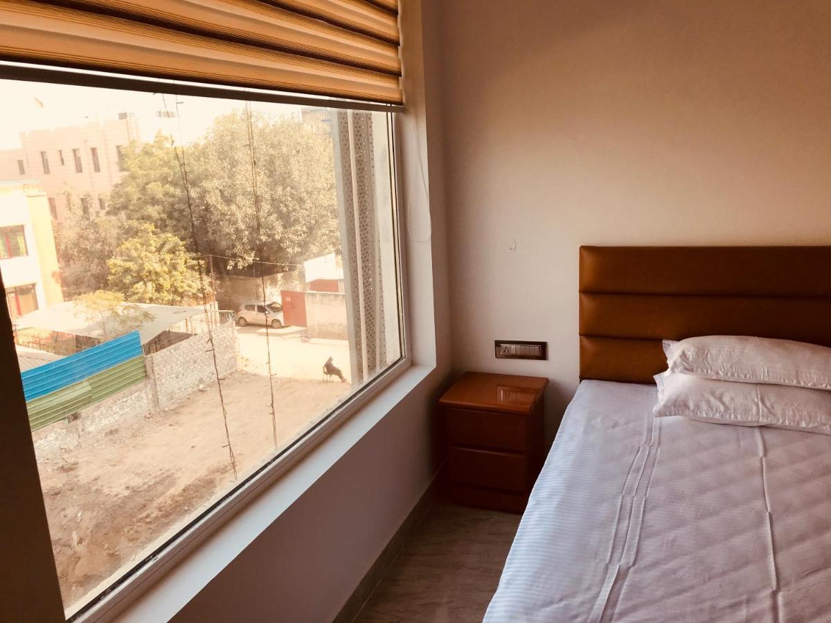 Amora Rooms Dwarka New Delhi Extérieur photo